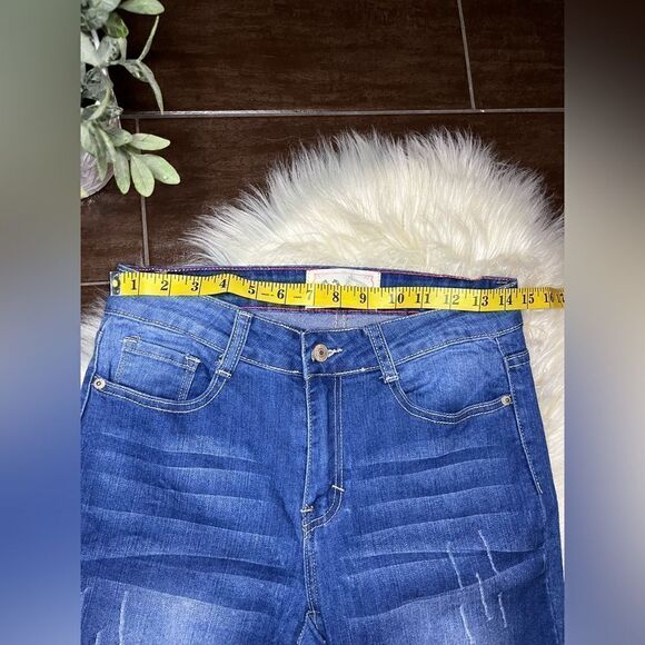 L&B Blue Denim leopard Animal Print Patch
Cuffed crop pants sz 6 - Picture 6 of 8